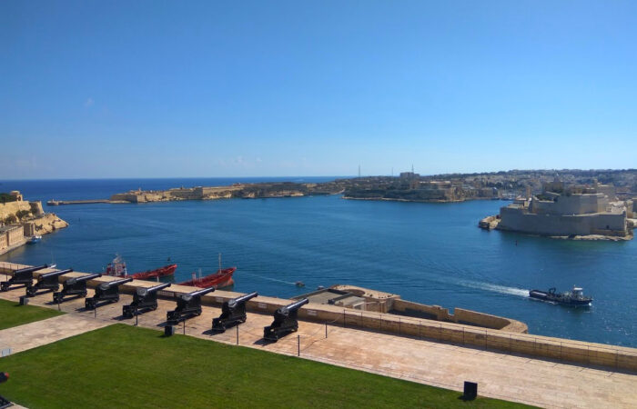 Malta Visita turistica La Valletta Giardini di Barrakka Visita guidata con cannone